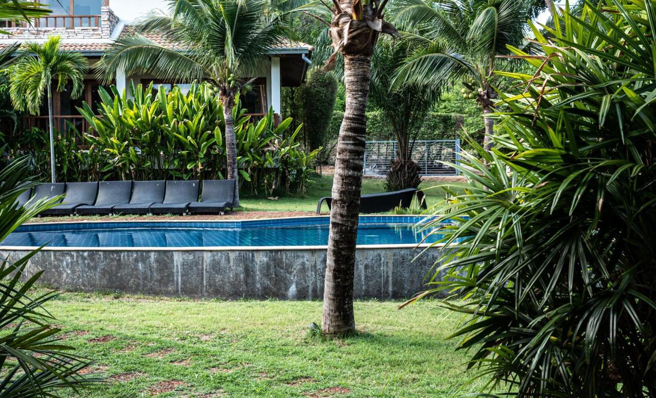Blue Hill Residence Hua Thanon  エクステリア 写真